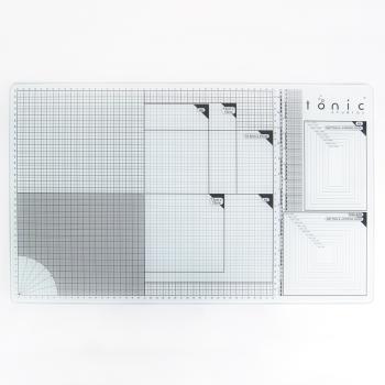 Tonic Studios  - Glass cutting mat extra large - Glas-Schneidematte 60x36,5cm 