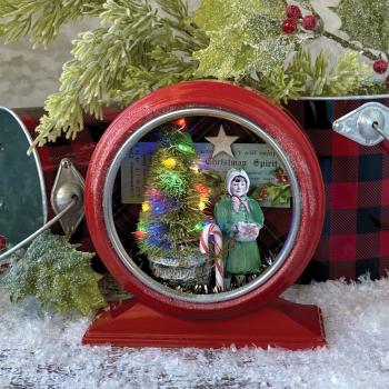 Tim Holtz - Idea Ology " Curio Clock Christmas" - Metall Uhr 