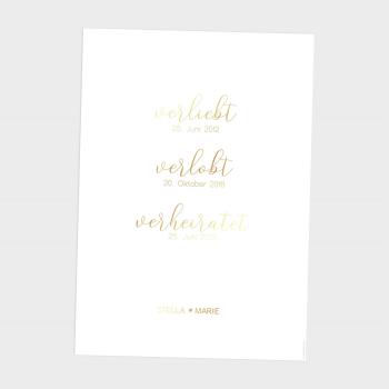 Metallicposter "Verliebt Verlobt Verheiratet" | Goldposter | Familienposter | Personalisiertes Poster | Wanddeko