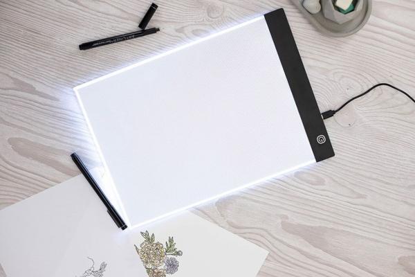 Crafters Companion "Ultraslim LED Light Pad A4"