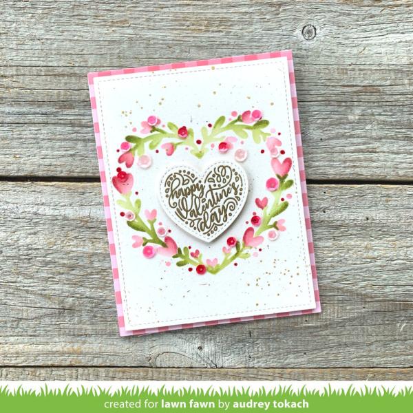 Lawn Fawn - Schablone "Heart Wreath Lawn Clippings" Stencil